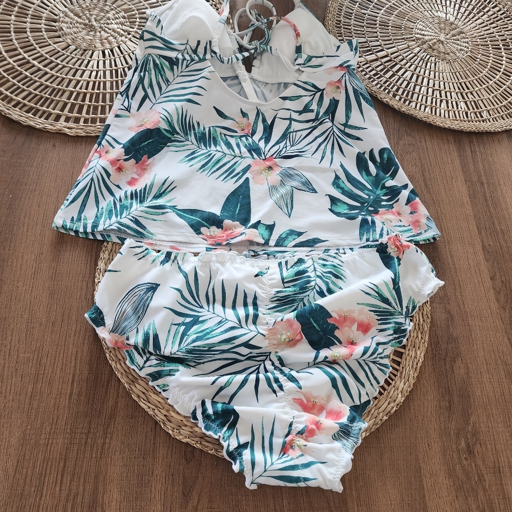 Paradise Tropics Tankini & Merrow Edge Hipster Two Pc Floral Swimsuit  Size M